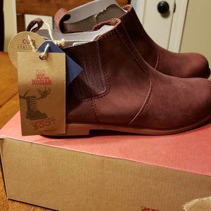 New; never worn; Kodiak Low Rider Chelsea Boots